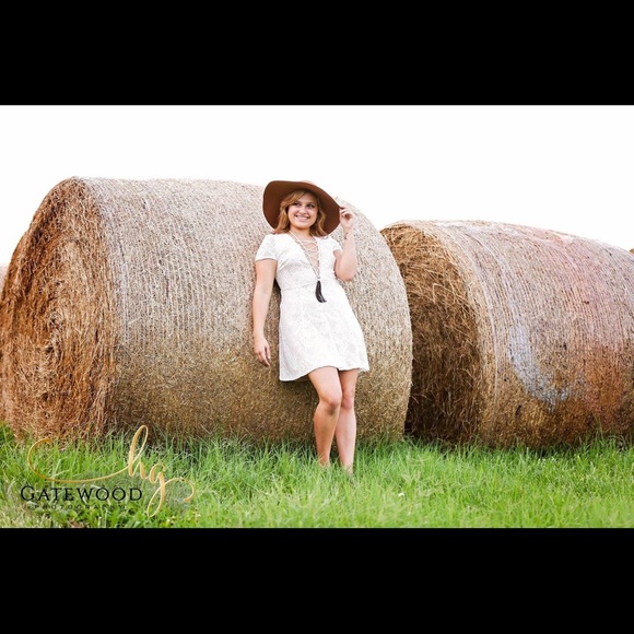 Meet your Posher, Kiersten - Picture 2 of 3